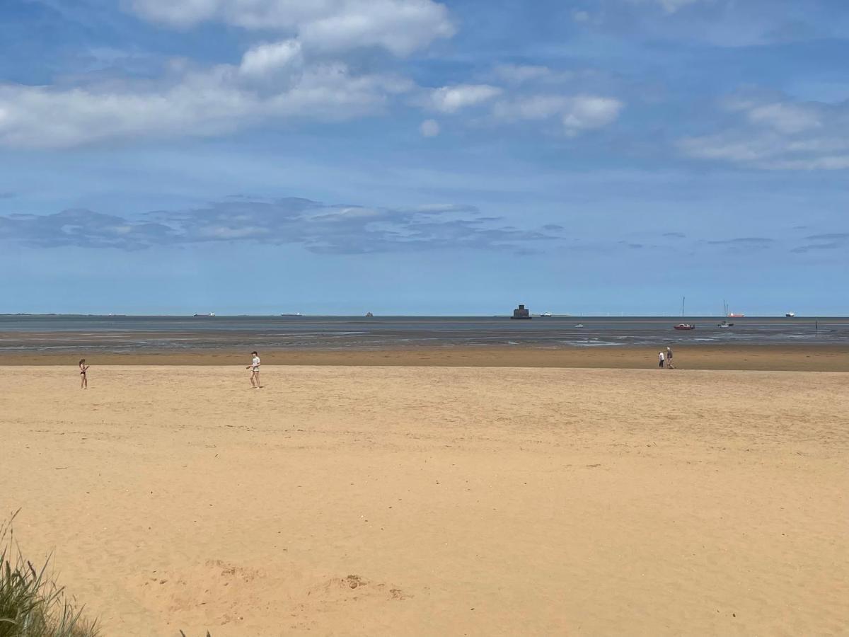 Den Of Joy Humberston Fitties Sleeps 6,Hot Tub,Log Burner Villa Cleethorpes Kültér fotó