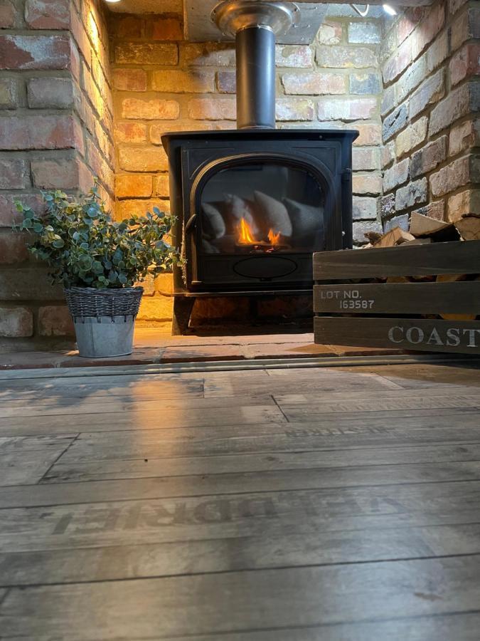Den Of Joy Humberston Fitties Sleeps 6,Hot Tub,Log Burner Villa Cleethorpes Kültér fotó