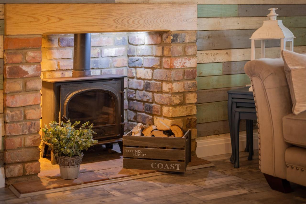 Den Of Joy Humberston Fitties Sleeps 6,Hot Tub,Log Burner Villa Cleethorpes Kültér fotó