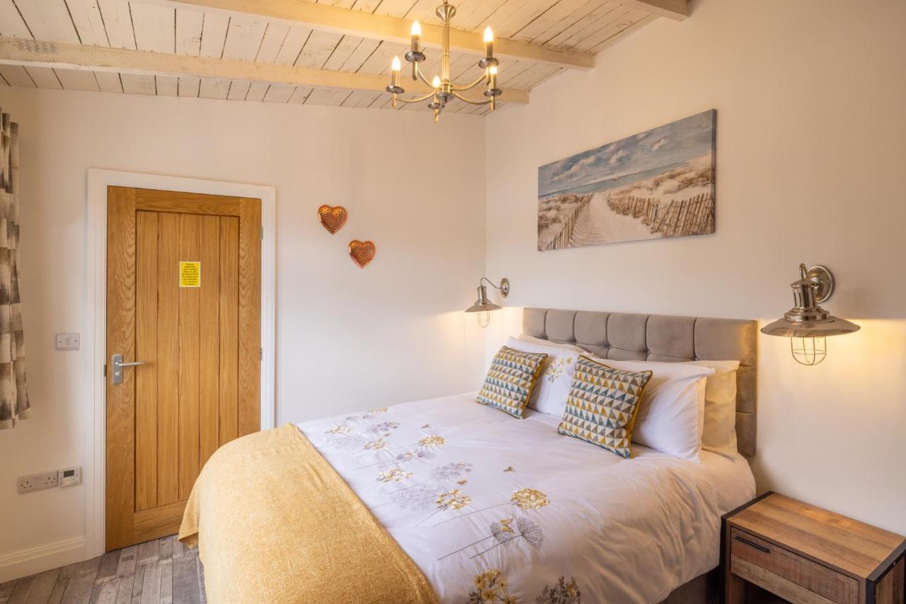 Den Of Joy Humberston Fitties Sleeps 6,Hot Tub,Log Burner Villa Cleethorpes Kültér fotó