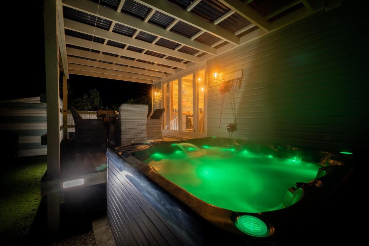 Den Of Joy Humberston Fitties Sleeps 6,Hot Tub,Log Burner Villa Cleethorpes Kültér fotó